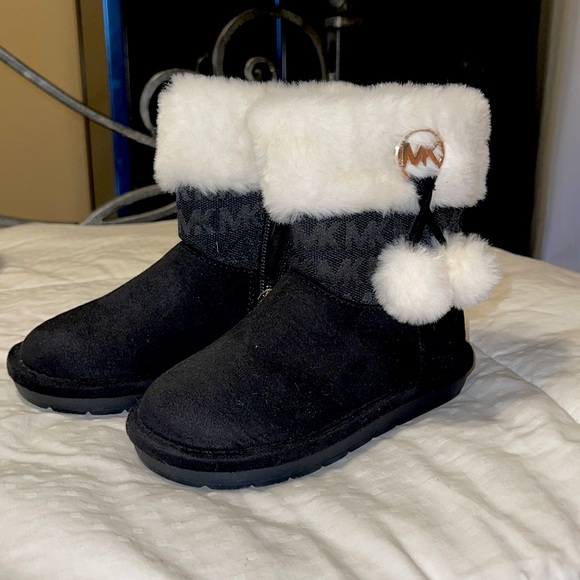Michael Kors Snow Boots - Picture 1 of 1